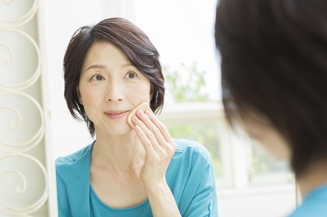 くすみに最適なコントロールカラーの選び方・塗り方｜BBクリームの桜花媛